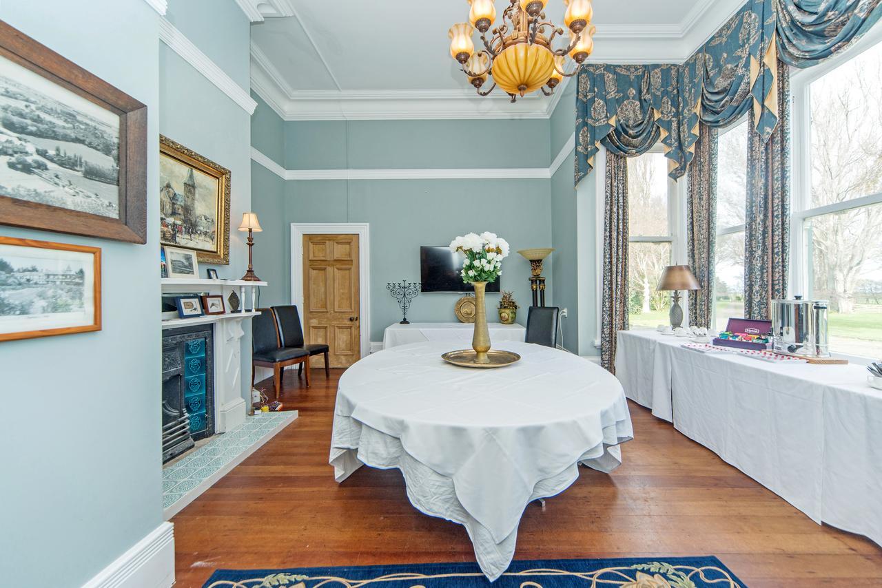 Highden Manor Estate Hotel พาล์เมอร์สตันนอร์ท ภายนอก รูปภาพ