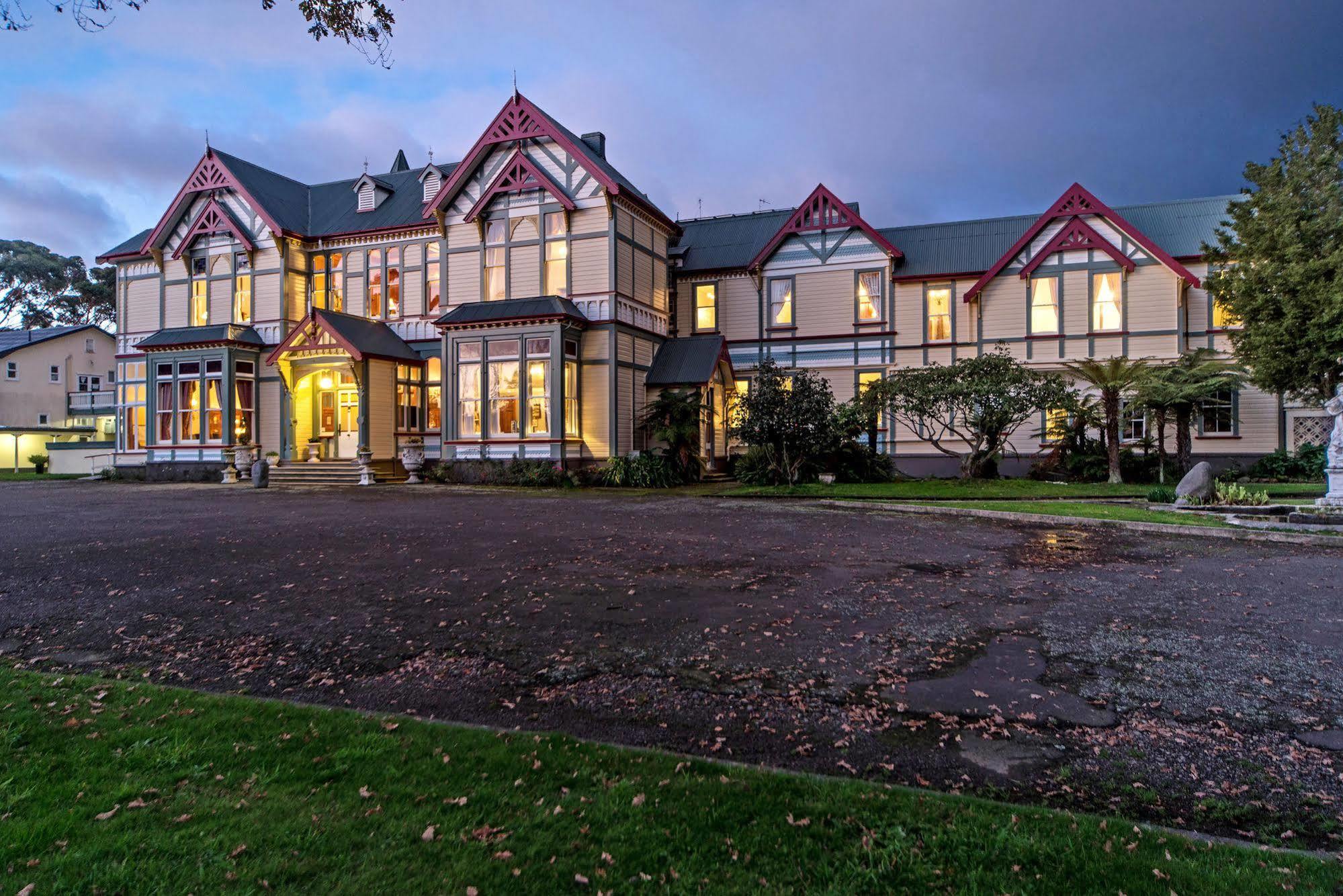 Highden Manor Estate Hotel พาล์เมอร์สตันนอร์ท ภายนอก รูปภาพ