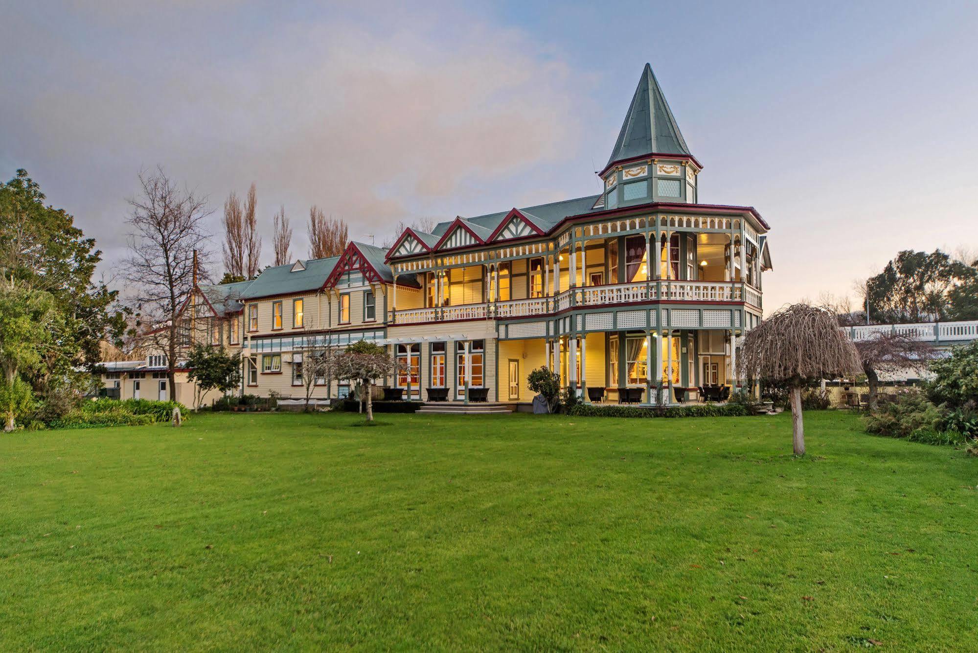Highden Manor Estate Hotel พาล์เมอร์สตันนอร์ท ภายนอก รูปภาพ