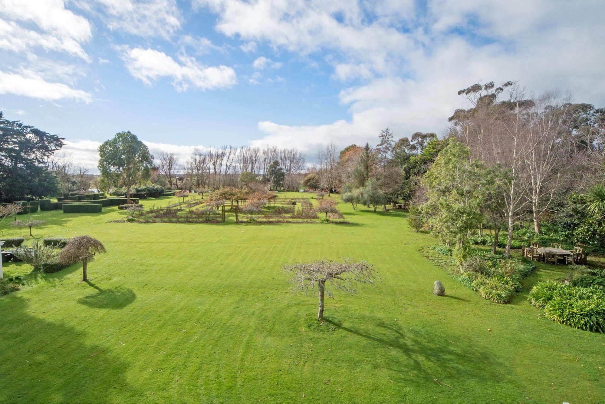 Highden Manor Estate Hotel พาล์เมอร์สตันนอร์ท ภายนอก รูปภาพ