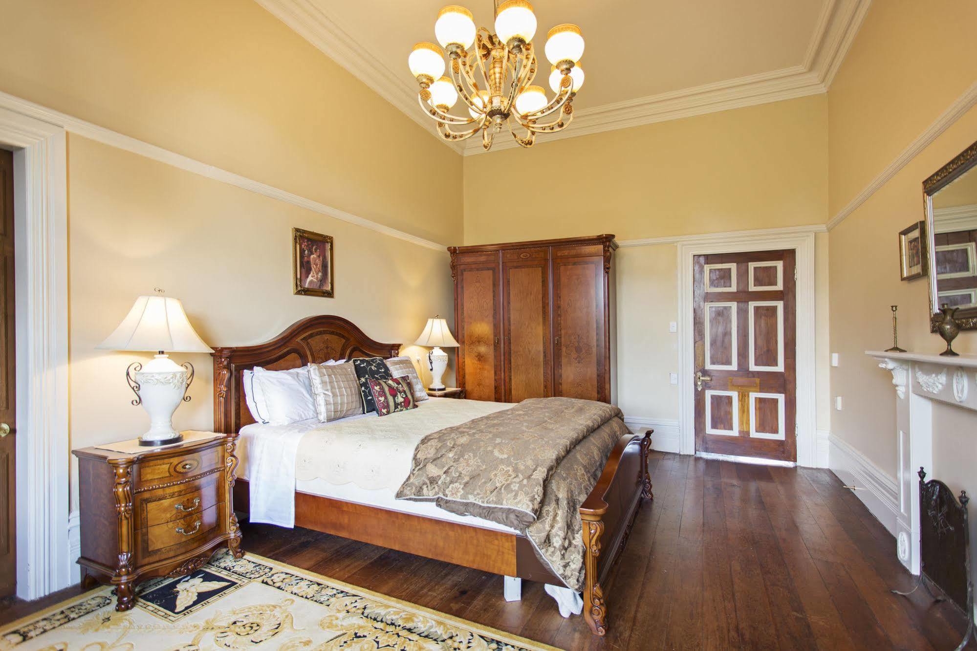 Highden Manor Estate Hotel พาล์เมอร์สตันนอร์ท ภายนอก รูปภาพ