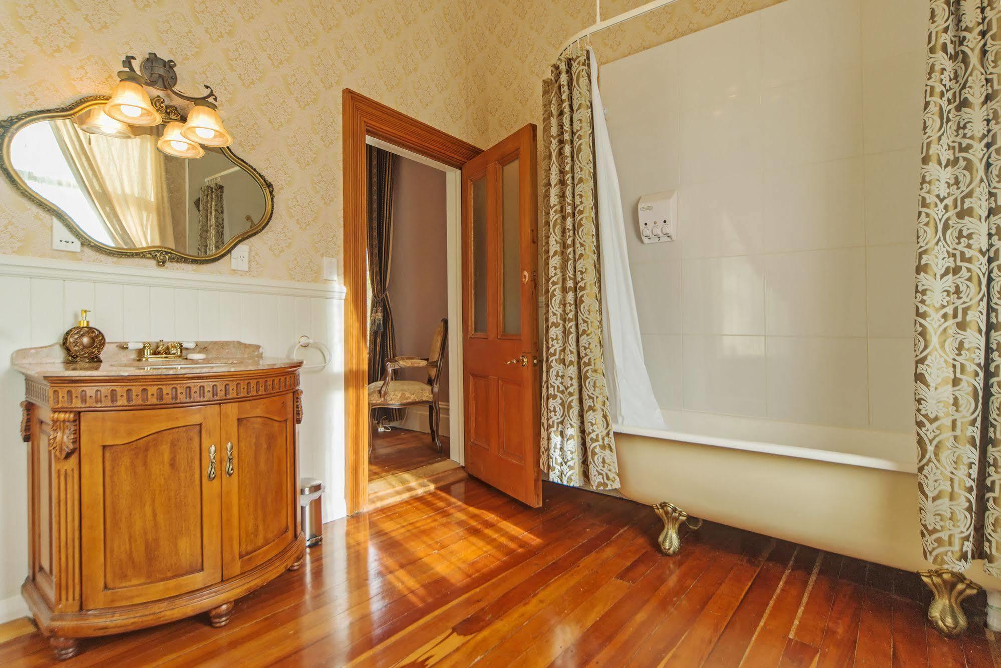 Highden Manor Estate Hotel พาล์เมอร์สตันนอร์ท ภายนอก รูปภาพ