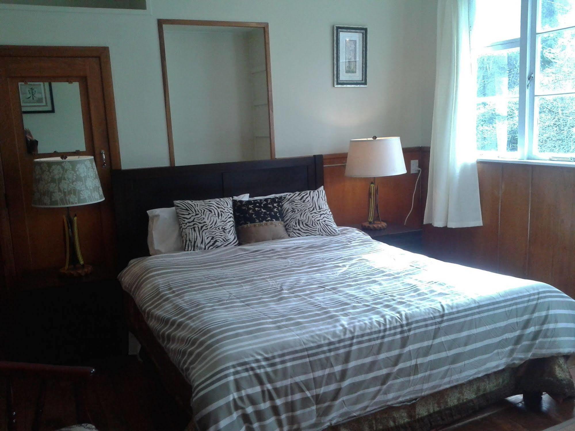 Highden Manor Estate Hotel พาล์เมอร์สตันนอร์ท ภายนอก รูปภาพ