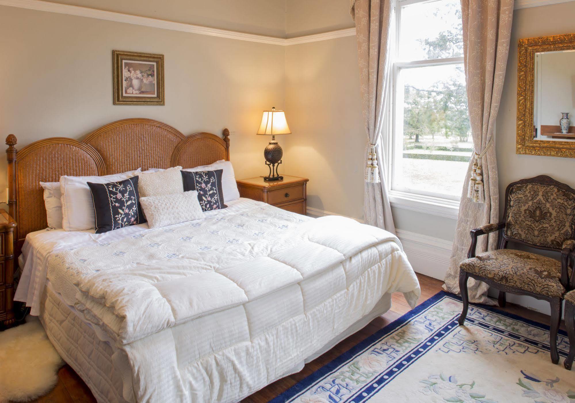Highden Manor Estate Hotel พาล์เมอร์สตันนอร์ท ภายนอก รูปภาพ