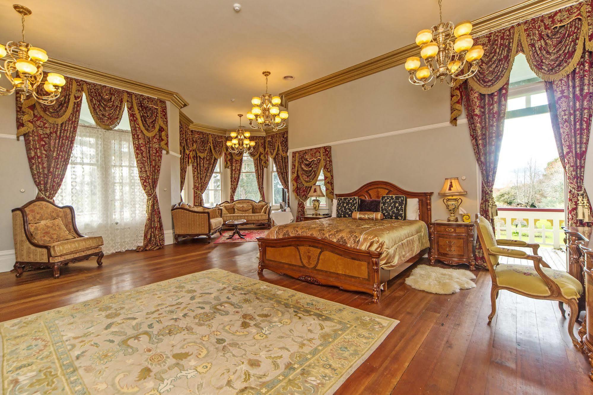 Highden Manor Estate Hotel พาล์เมอร์สตันนอร์ท ภายนอก รูปภาพ