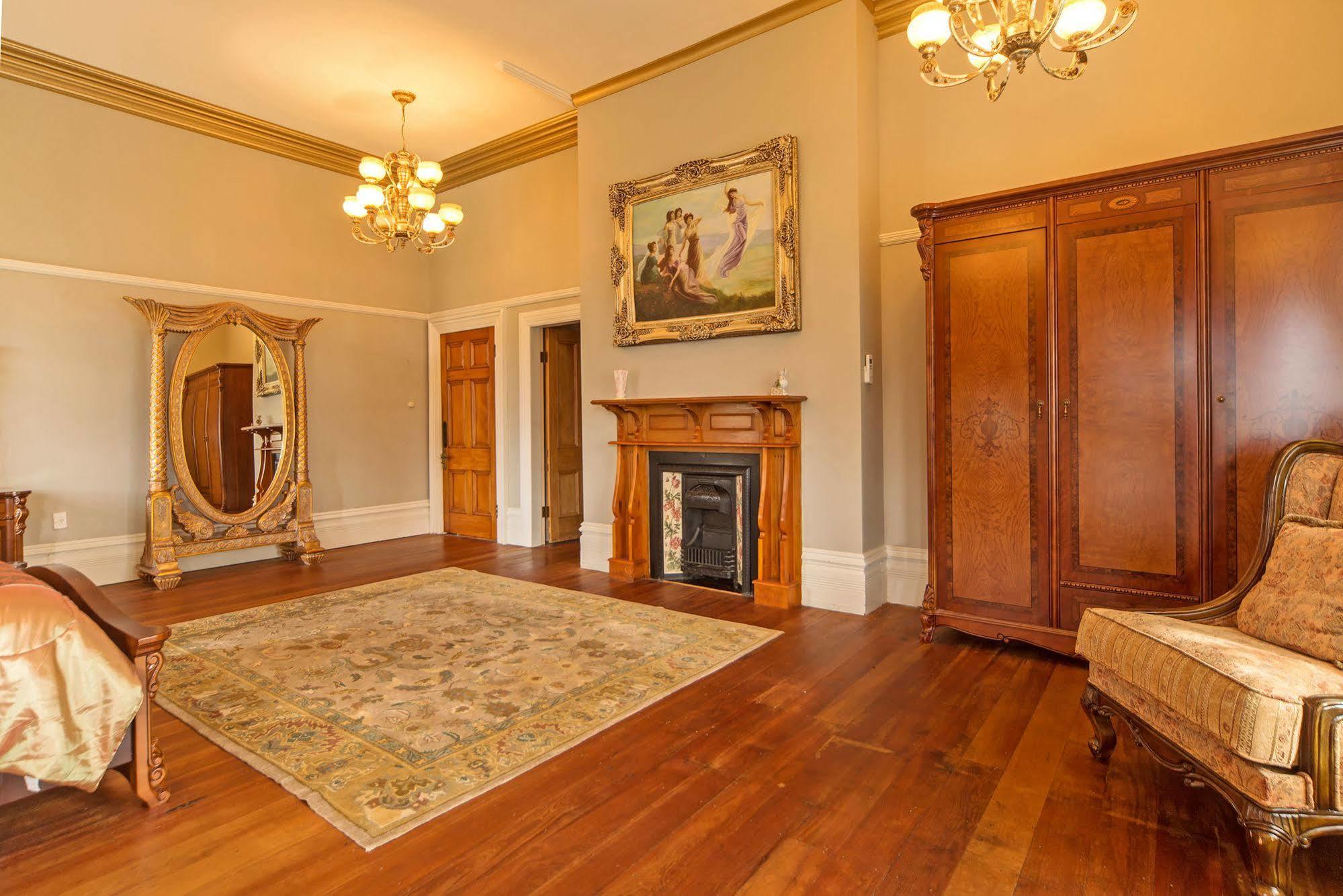 Highden Manor Estate Hotel พาล์เมอร์สตันนอร์ท ภายนอก รูปภาพ