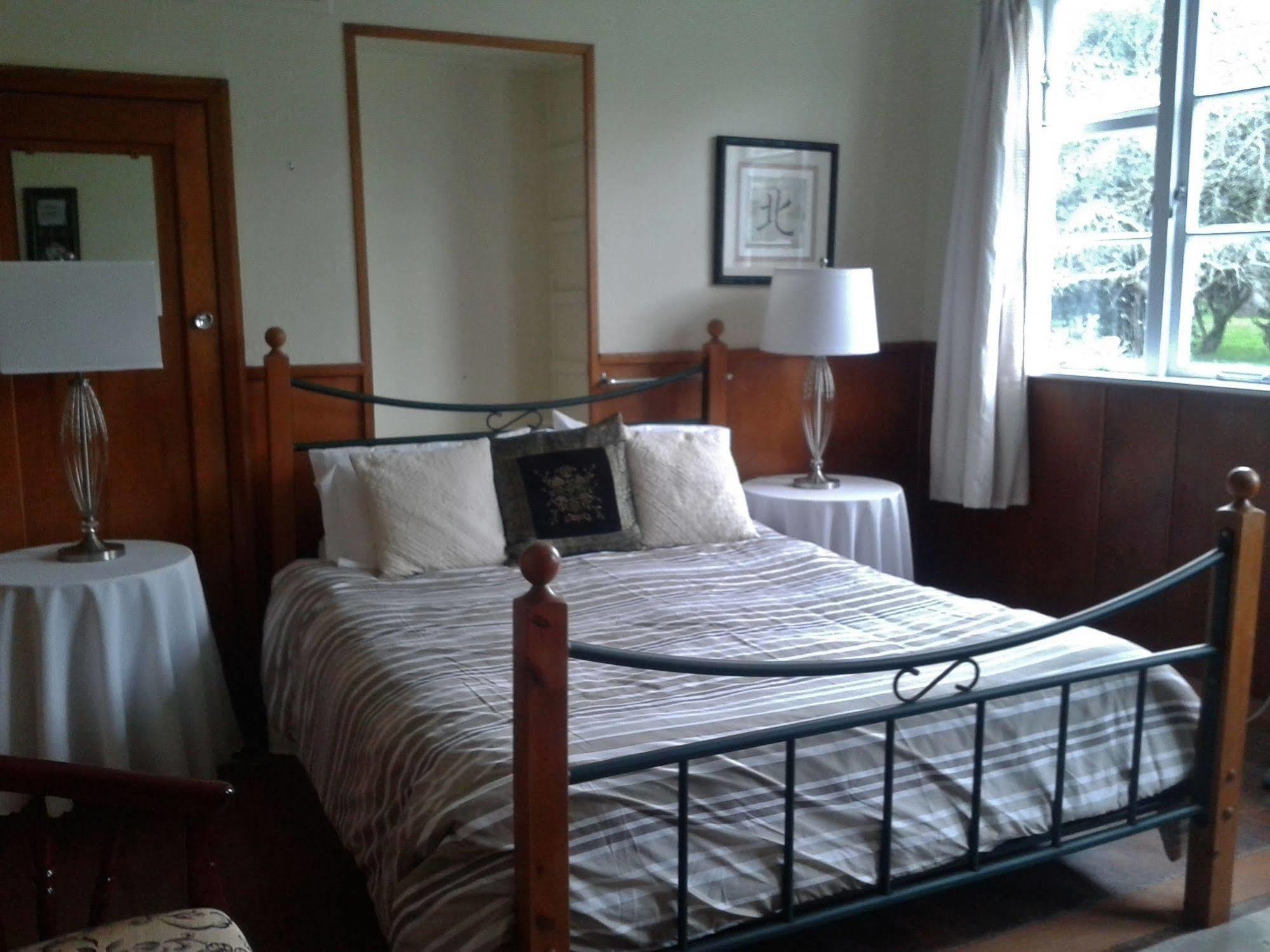Highden Manor Estate Hotel พาล์เมอร์สตันนอร์ท ภายนอก รูปภาพ